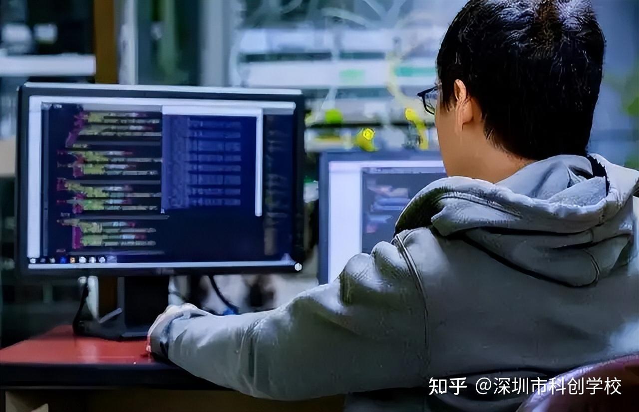 软件开发培训 互联网时代的黑马职业，就业前景名副其实的高